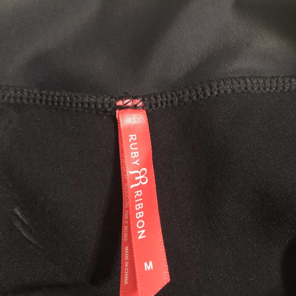 Ruby Ribbon Leggings - Picture 4 of 5